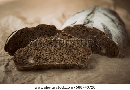 Black bread with walnuts and raisins