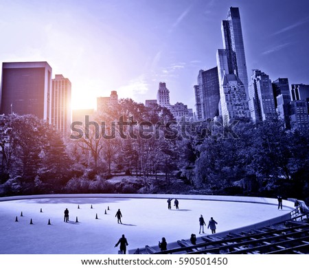 New York ice skaters in Central Park