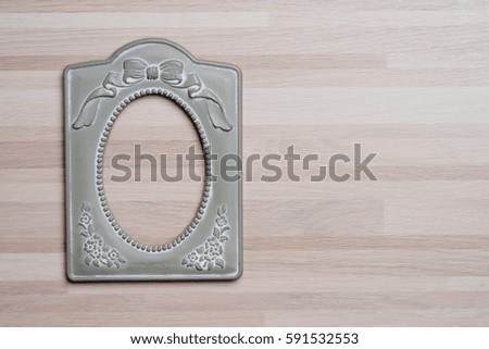 Old metallic picture frame 