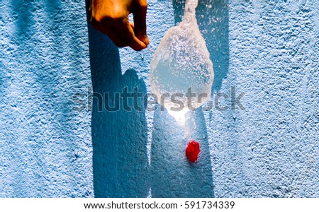 Bursting a water balloon , High speed  shutter