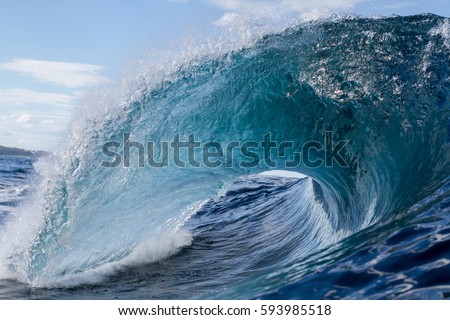 wave crashing
