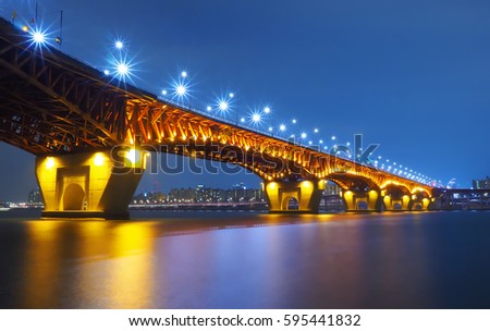Han River Bridge of South Korea at night ,Seongsu Bridge
   