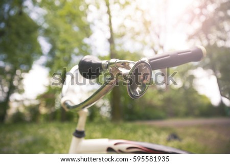 Bike trumpet attached on handlebar