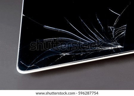 Tablet computer  with completely cracked screen