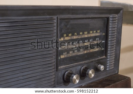 Vintage - Radio old black retro - 80,0 concept image.