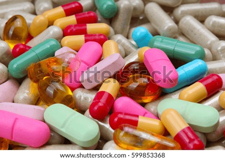 Medical or vitamin pills. Colorful medicine pills as texture. Pill pattern background.
