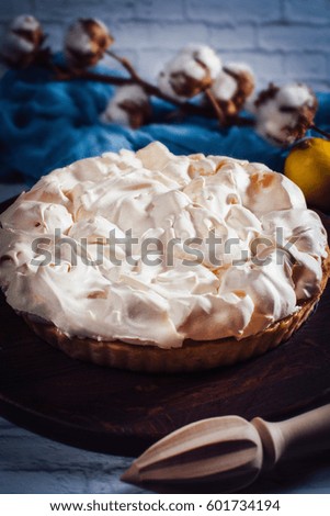 Lemon tart with meringue