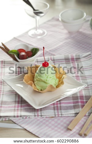 Crispy Basket with Avocado Ice Cream