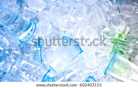 water cups and ice in ice Bucket