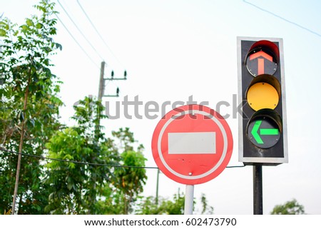 Traffic lights help reduce the risk of your life.