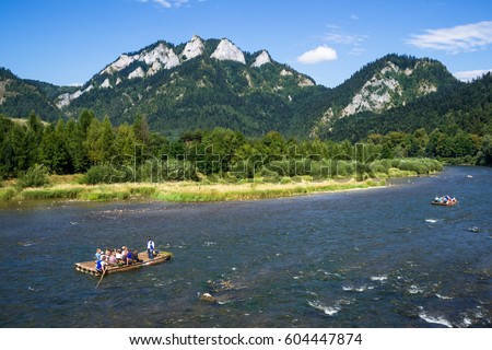 Three Crowns Peak in Pieniny Mountains and Dunajec River Royalty-Free Stock Photo #604447874