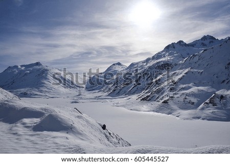 Photo made at the Lukmanier pass that divides the Ticino canton by canton Graubünden
/ Lukmanier pass /Photo made at the Lukmanier Pass in winter
