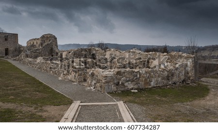 Picture of old, stone ruins