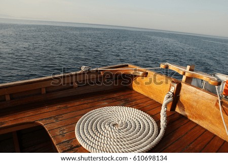 Yacht and rope 