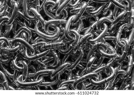 A picture of steel chains.