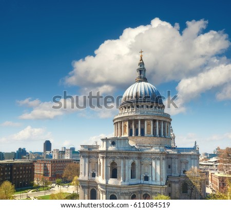 St. Paul's Cathedral in London on a bright sunny day,panoramic image, text space
