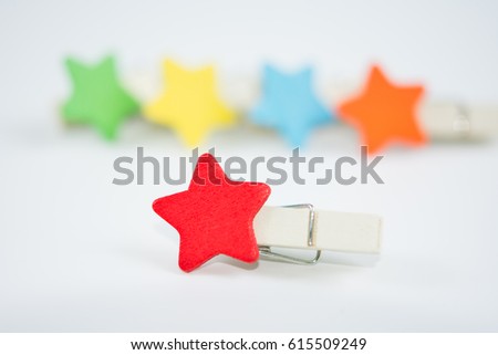 Cloth clips are in many colors.