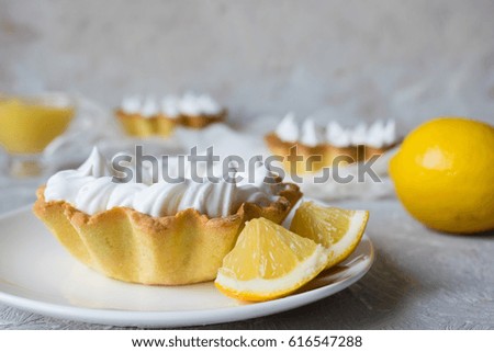 Lemon tartlets 