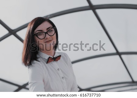 Modern business, female businesswoman working outdoors over a new idea
