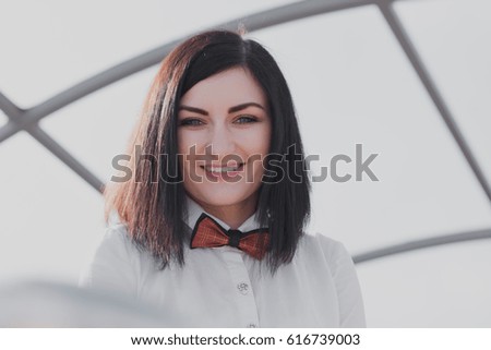 Modern business, female businesswoman working outdoors over a new idea