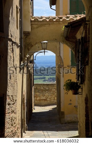 Archway, Tuscany, Italy