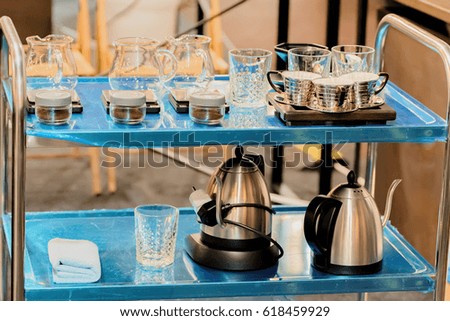 A barista set for manual brewing coffee