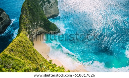 Manta Bay or Kelingking Beach on Nusa Penida Island, Bali, Indonesia Royalty-Free Stock Photo #618817826