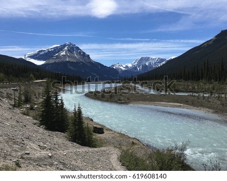 The spring in Rocky mountain
Caption : Athabasca River