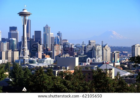 Seattle skyline & Mt. Rainier, Washington state.