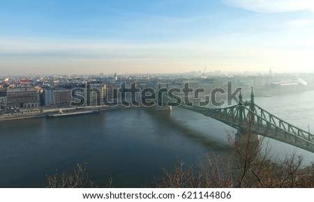 Picture of Budapest on a sunny morning
