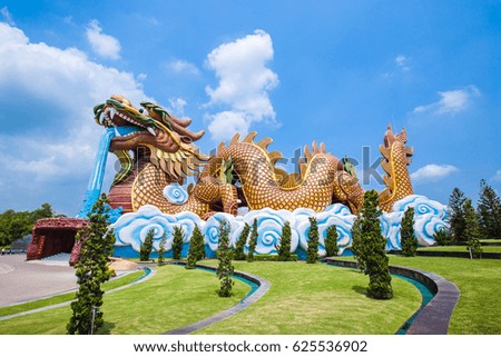 Pillar Dragon big in the Suphan Buri at Thailand