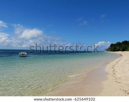 Tropical beach at Green Island in Australia