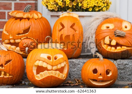 six halloween pumpkins