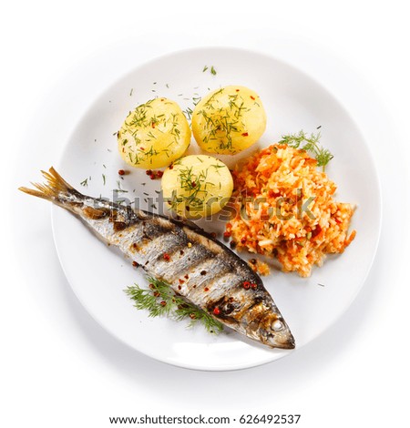 Grilled fish with potatoes