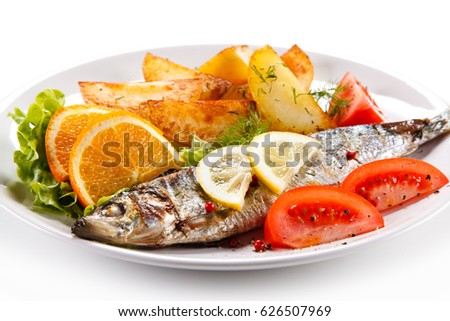 Fried fish with potatoes 