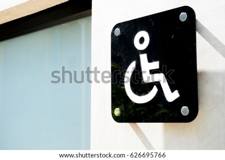 Disabled bathroom sign 