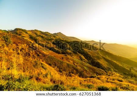 Landscape pictures at sunset are beautiful with light and mountains.