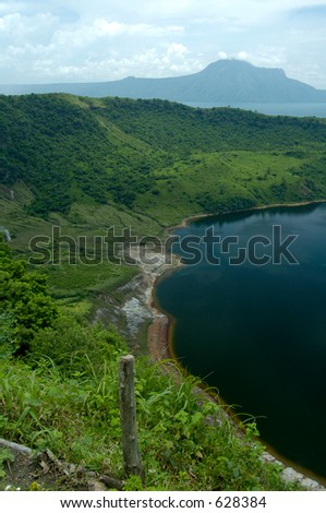 Taal volcano before the big eruption in January 2020.
The volcano is laying in lake Taal in the province of Batangas in Luzon, Philippines