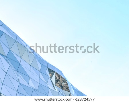 Triangulated glass facade