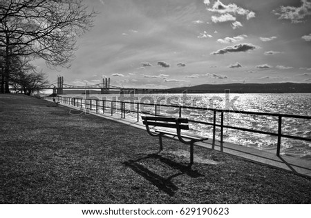 Black and white landscape picture of Hudson River with Tappan Zee bridge from Kingsland Point Park, Sleepy Hollow, NY.