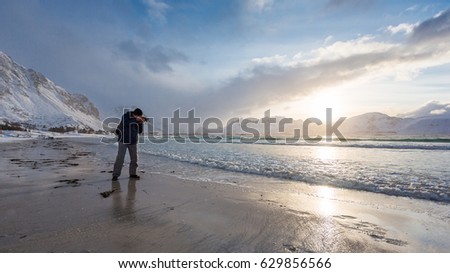 The traveling photographer in the Lofoten Islands