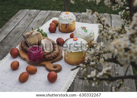 Easter,delicious set.on a gray,wooden table