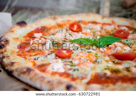 Seafood pizza 