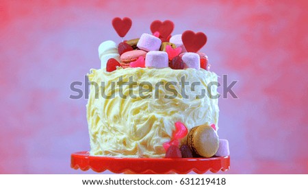 Cake decorating for Mothers Day, Valentines, Wedding or feminine birthday party.