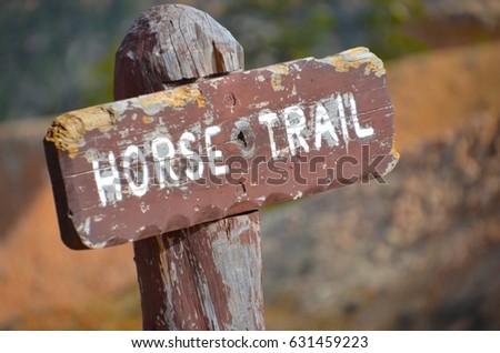 Horse Trail Wooden Sign at Bryce Canyon National Park in Utah