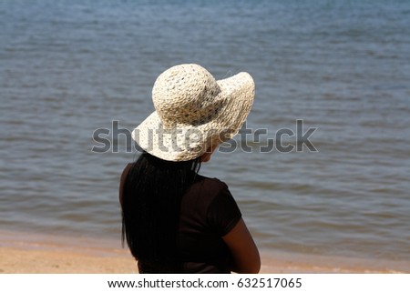 Hat's fashion on the beach 