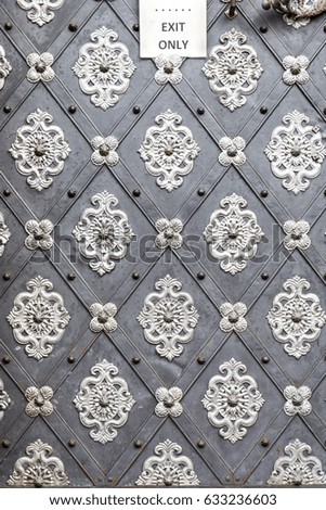 Metal door decorations / decorated wall / Art wall decor flowers pattern for background