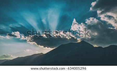 Gorgeous cloudscape with rays of sunlight