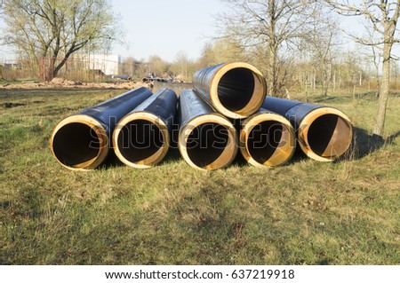 Pre-insulated metal pipes of large diameter at the construction site