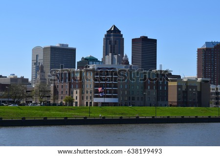 Des Moines Skyline, view from river